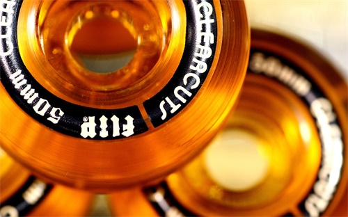 厨师炒菜翻锅技巧视频教程，我是厨师想练翻锅可是怎么都翻不好谁能说说详细的步奏要通俗易懂